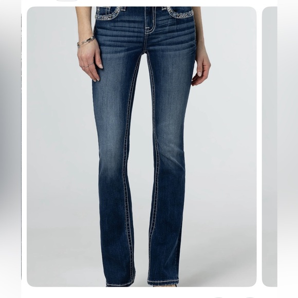 Never worn Miss Me Flattering Jeans Size 29 - Picture 3 of 3